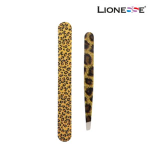 تاركو ليونيس طقم اكسسوار مبرد اظافر وملقط لون بنى غامق - 2 قطعة